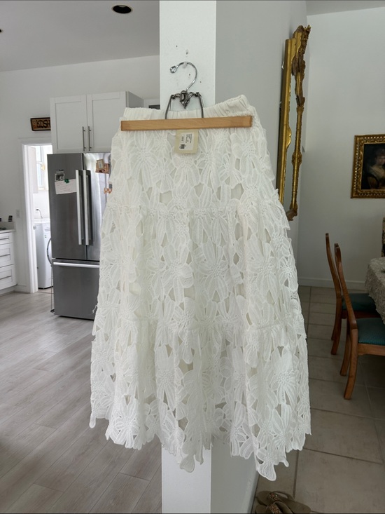 Zero degrees celcsiys Dresses & Skirts - White Floral Lace A-Line Midi Skirt — Unknown Brand